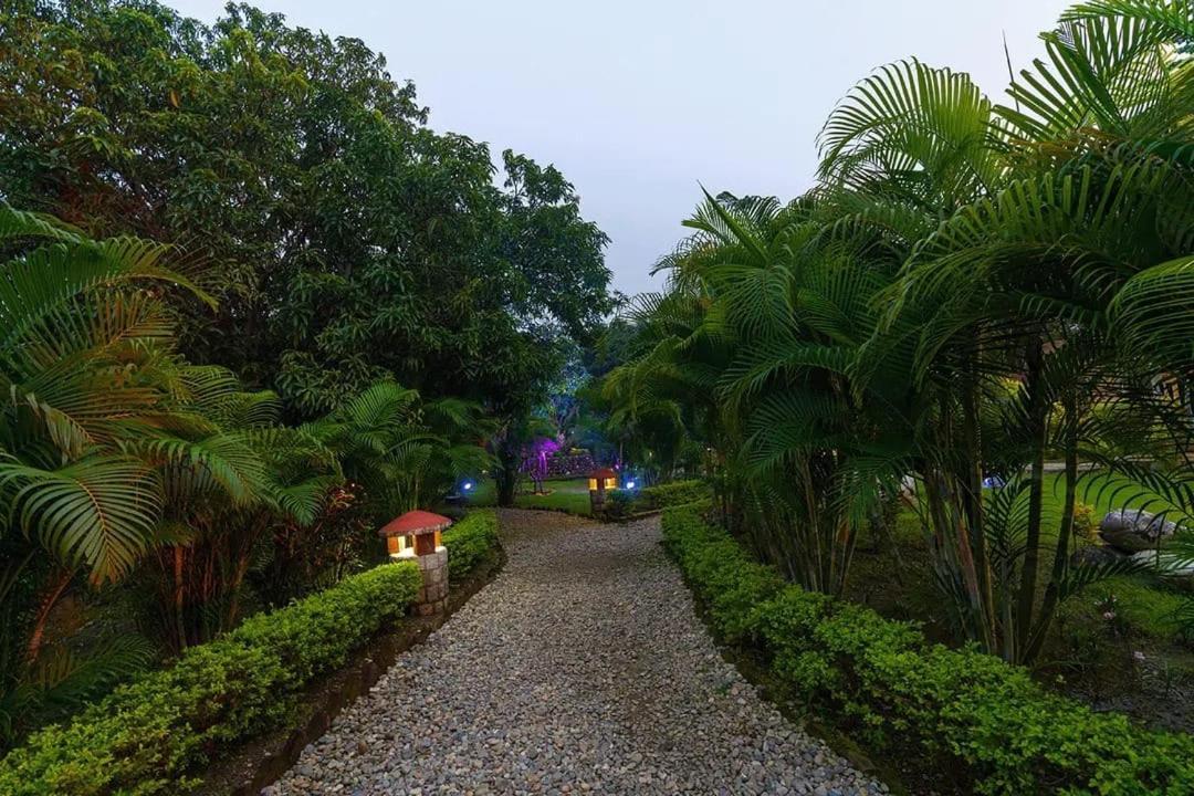 Corbett Wild Resorts & Spa Garjia Exterior foto
